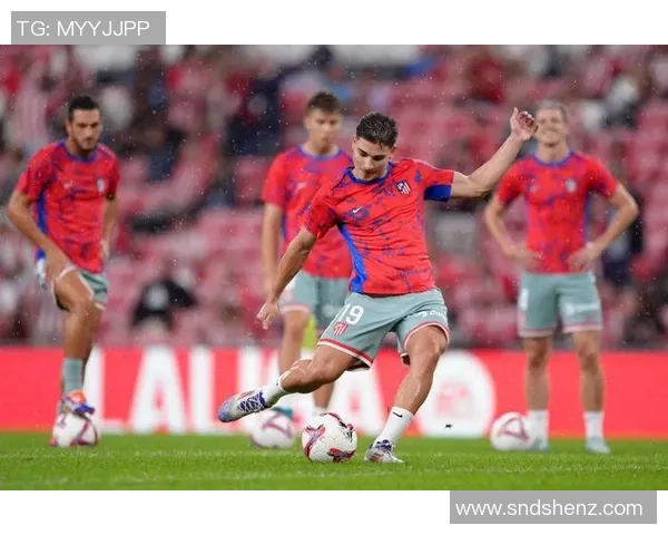 阿尔瓦雷斯加盟PSG传闻引发热议马竞态度成焦点讨论